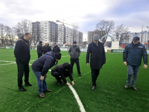 La stadionul Municipal din Ungheni a fost așternut un nou înveliș sintetic (foto) La stadionul Municipal din Ungheni a fost așternut un nou înveliș sintetic (foto)